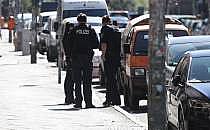 Polizisten schreiben Kn&ouml;llchen (Archiv), &uuml;ber dts Nachrichtenagentur
