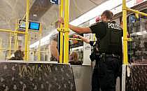 Polizei kontrolliert Maskenpflicht in U-Bahn während der Corona-Pandemie (Archiv), über dts Nachrichtenagentur