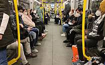 Vollbesetzte U-Bahn während der Corona-Pandemie (Archiv), über dts Nachrichtenagentur