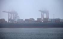Containerschiff in Wilhelmshaven (Archiv), über dts Nachrichtenagentur