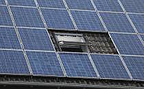 Solarzellen auf einem Dach (Archiv), über dts Nachrichtenagentur
