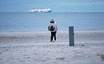 Spazierg&auml;nger an der Grenze zwischen Deutschland und Polen (Archiv), &uuml;ber dts Nachrichtenagentur