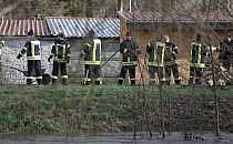 Feuerwehr bei einer Hochwasserlage (Archiv), über dts Nachrichtenagentur