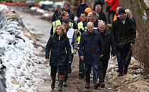 Steffi Lemke, Olaf Scholz, Reiner Haseloff besuchen Hochwasser-Helfer am 04.01.2024, &uuml;ber dts Nachrichtenagentur
