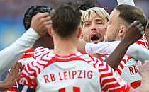 Kevin Kampl (mitte) mit anderen RB-Leipzig-Spielern am 09.03.2024, &uuml;ber dts Nachrichtenagentur