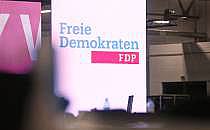 FDP-Logo auf Parteitag (Archiv), über dts Nachrichtenagentur