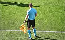 Linienrichter mit Fahne (Archiv), &uuml;ber dts Nachrichtenagentur