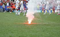 Pyro auf dem Spielfeld bei der EM 2024 (Archiv), &uuml;ber dts Nachrichtenagentur