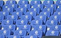 Sitze mit Logo des FC Schalke 04 (Archiv), über dts Nachrichtenagentur