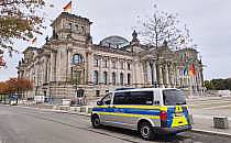 Polizei vor Bundestag (Archiv), über dts Nachrichtenagentur