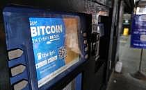 Bitcoin-Geldautomat (Archiv), über dts Nachrichtenagentur
