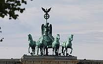 Brandenburger Tor in Berlin (Archiv), über dts Nachrichtenagentur