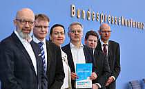 Gemeinschaftsdiagnose der Wirtschaftsforschungsinstitute Fr&uuml;hjahr 2025 am 10.04.2025, &uuml;ber dts Nachrichtenagentur