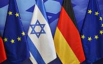 Fahnen von EU, Israel und Deutschland (Archiv), über dts Nachrichtenagentur