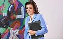 Dorothee B&auml;r am 04.06.2025, &uuml;ber dts Nachrichtenagentur