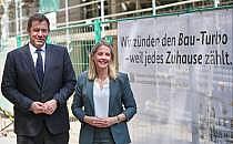 Lars Klingbeil und Verena Hubertz stellen 