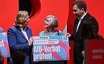B&auml;rbel Bas und Lars Klingbeil mit Schild zu Petition zu AfD-Verbot am 29.06.2025, &uuml;ber dts Nachrichtenagentur