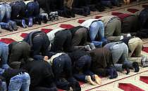 Gl&auml;ubige Muslime beim Gebet in einer Moschee (Archiv), &uuml;ber dts Nachrichtenagentur