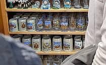 Bierkr&uuml;ge auf dem Oktoberfest (Archiv), &uuml;ber dts Nachrichtenagentur