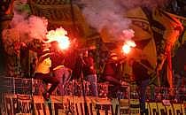 Fans mit Pyrotechnik (Archiv), &uuml;ber dts Nachrichtenagentur