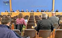 Regierungspressekonferenz am 12.11.2025, über dts Nachrichtenagentur