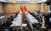 Friedrich Merz bei einem bilateralen Treffen mit Li Qiang am 23.11.2025, &uuml;ber dts Nachrichtenagentur