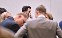 Johannes Winkel und andere Renten-Rebellen auf der Unions-Fraktionssitzung am 02.12.2025, &uuml;ber dts Nachrichtenagentur